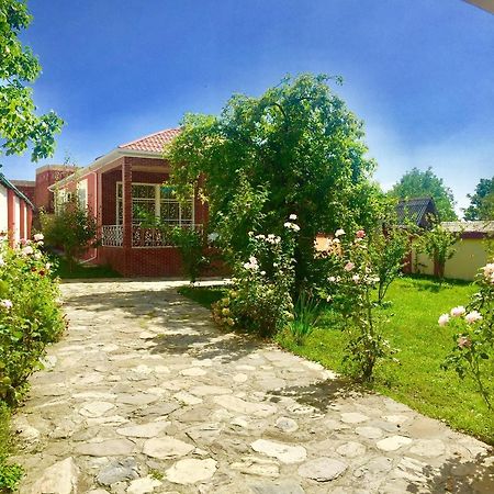 Raffles Garden Villa Qəbələ Zewnętrze zdjęcie
