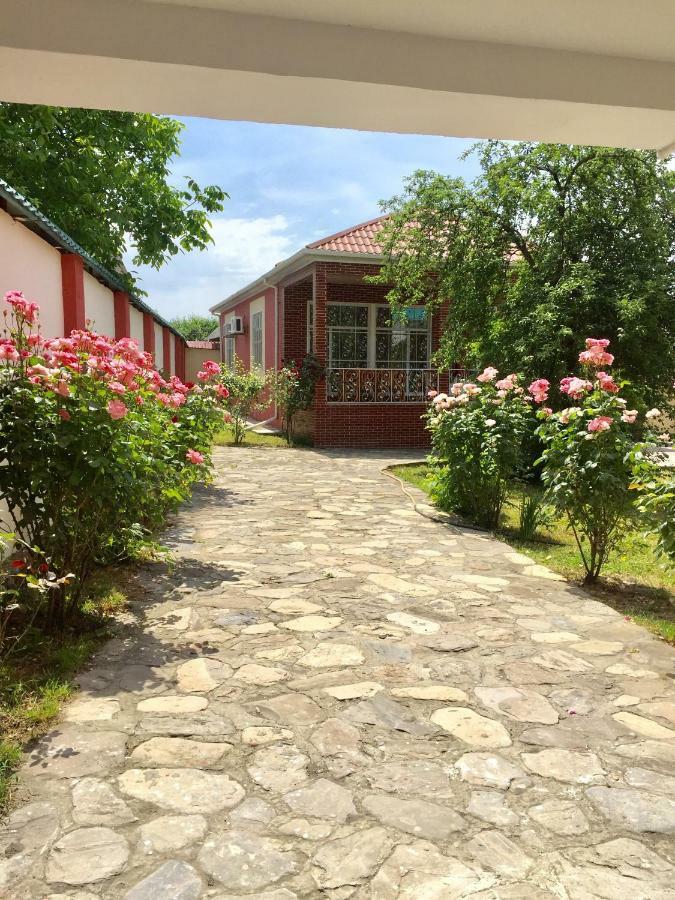Raffles Garden Villa Qəbələ Zewnętrze zdjęcie